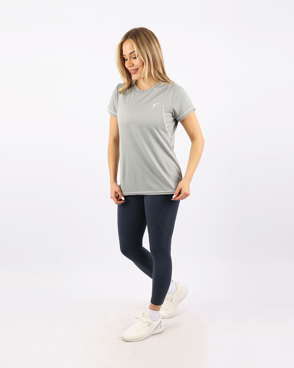 Ultra-Soft Cropped Gray T-Shirt-Atum -46876519