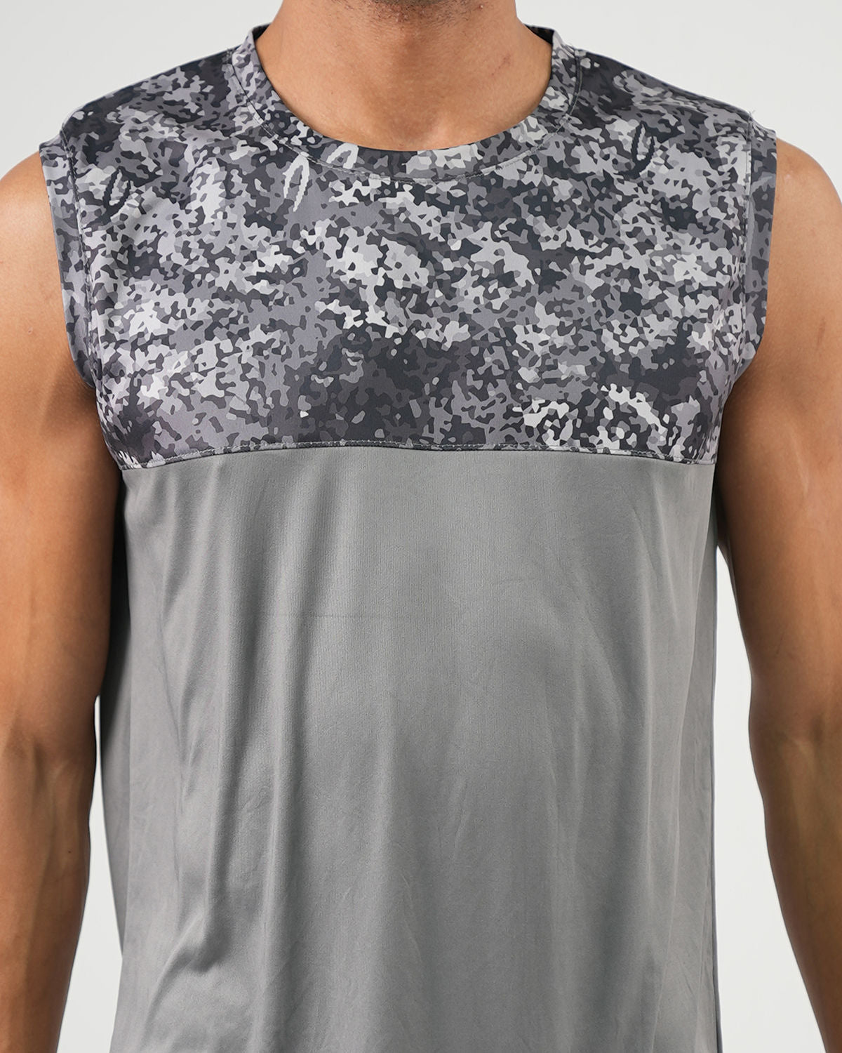 Hi-Dri Cut-Off Black Tank Top-Atum -38548598