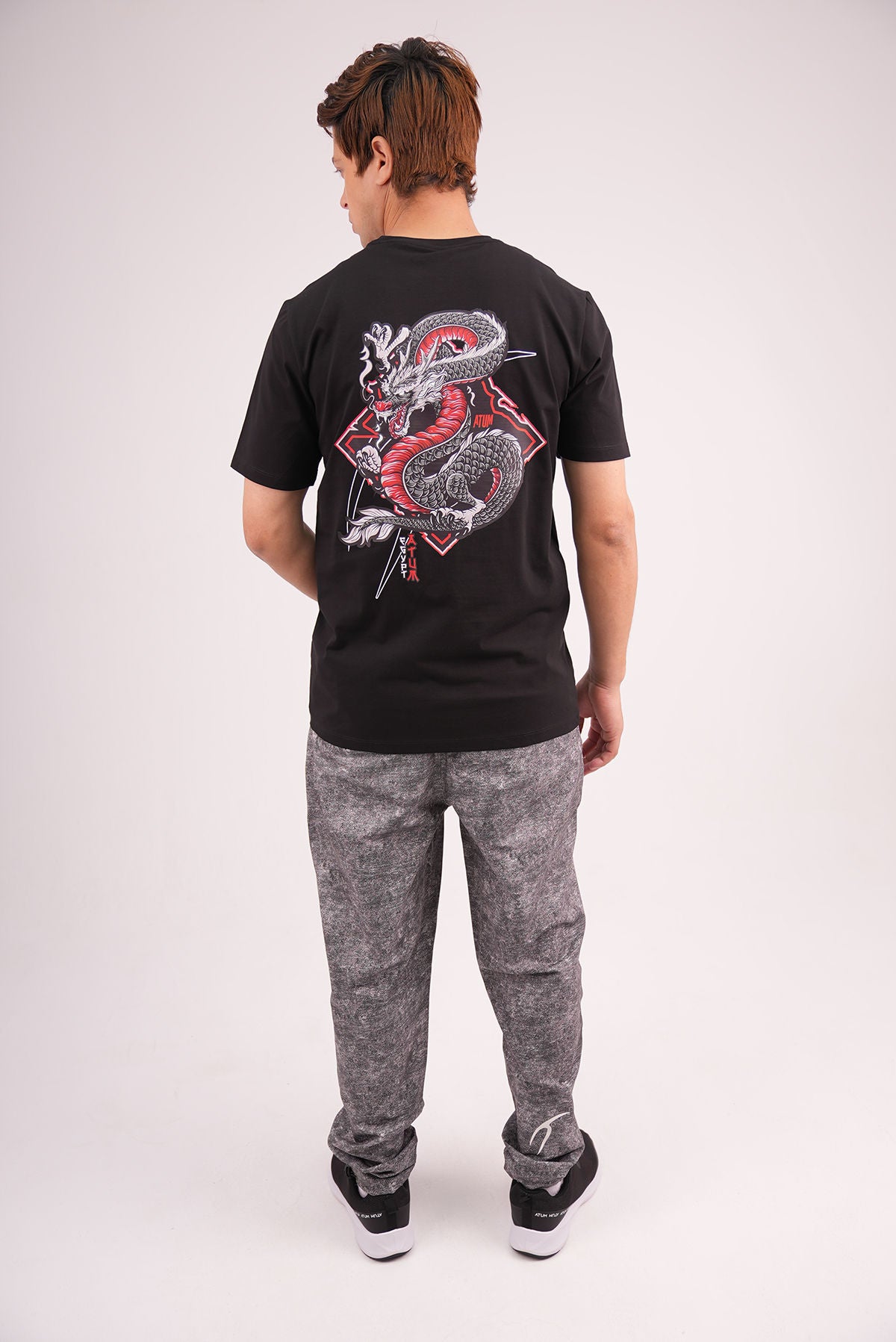 ATUM| Cobra Strike Graphic Men's Tee - Black with red cobra print