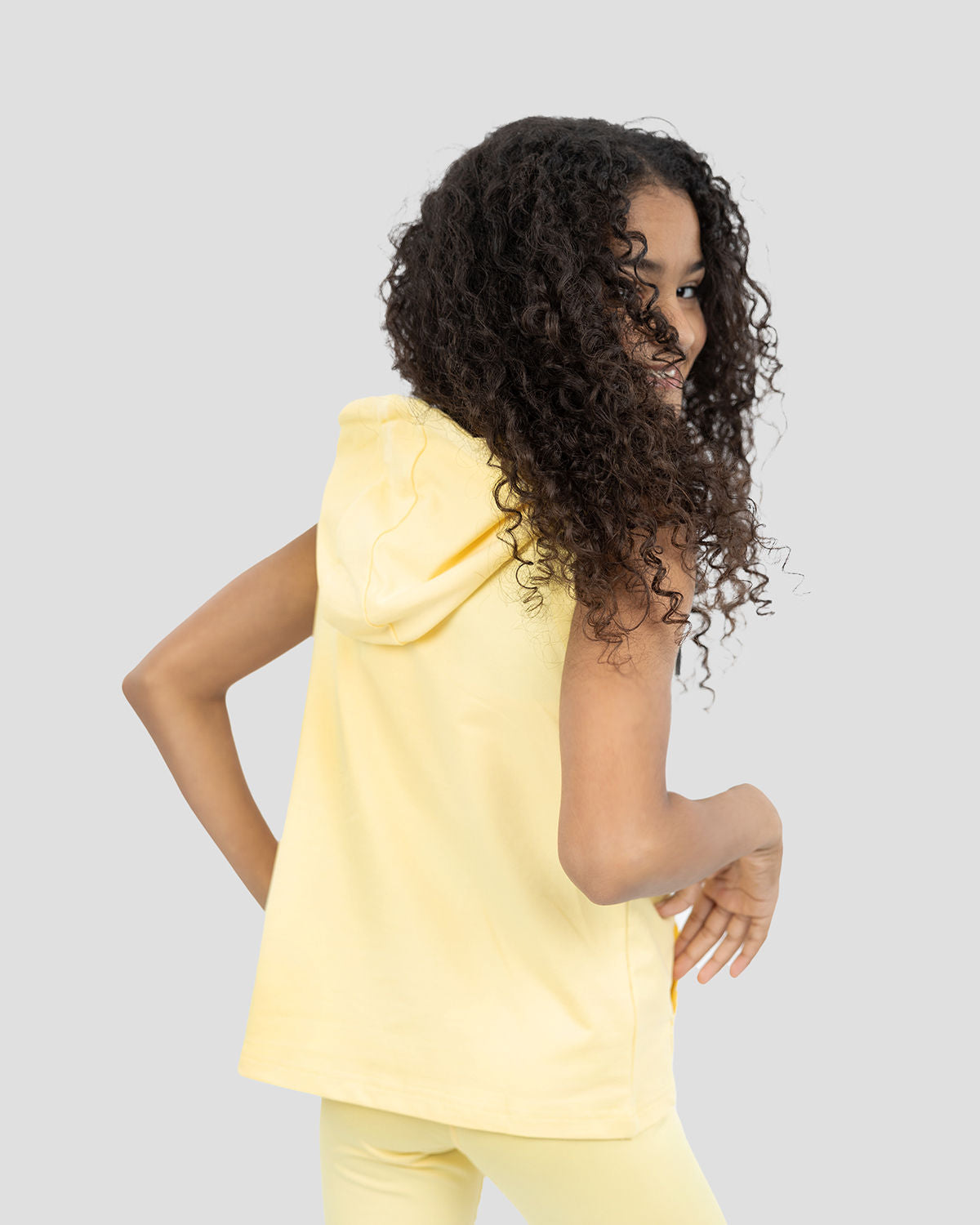 Simple and smooth girls hooded top