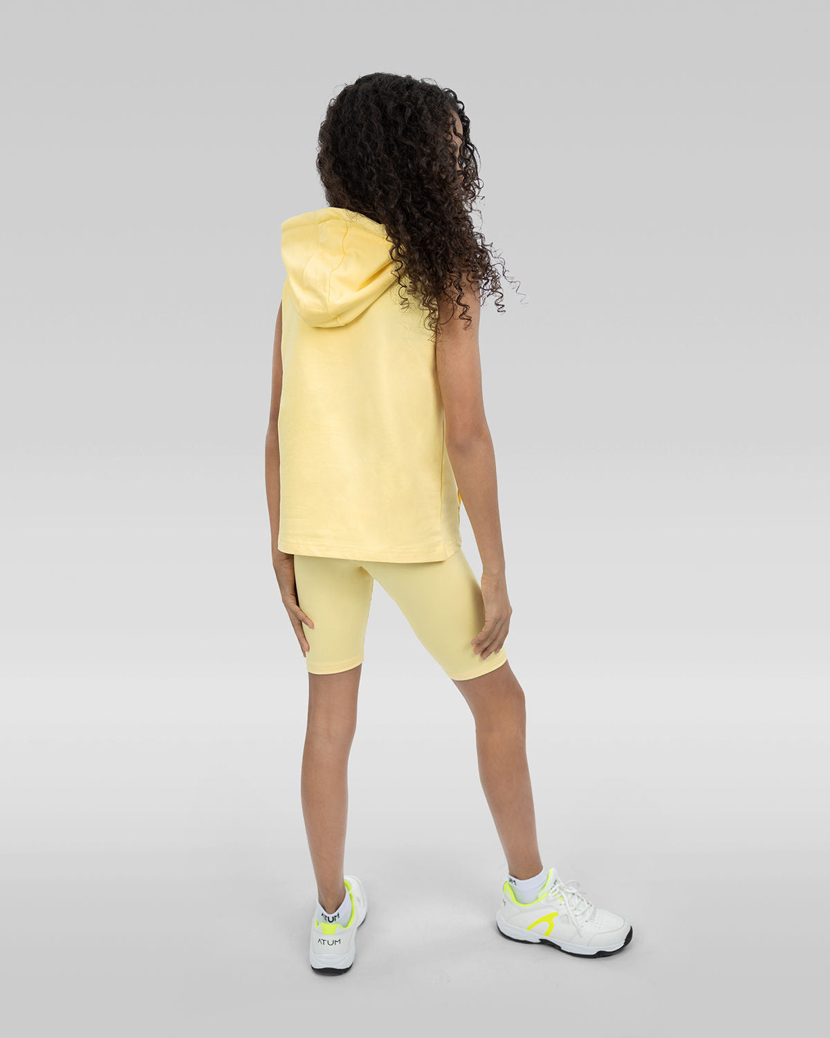 Simple and smooth girls hooded top