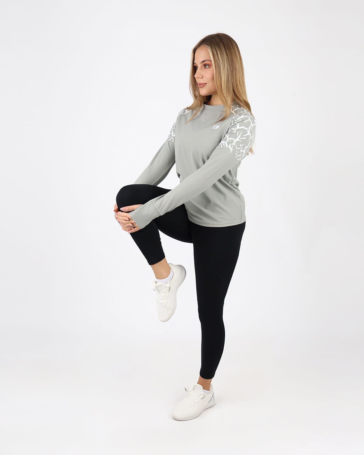 Graphic Long-Sleeve Gray T-Shirt-Atum -89056349